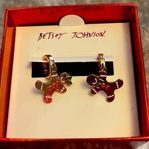 BNIB Betsy Johnson Gingerbread Huggie Earrings